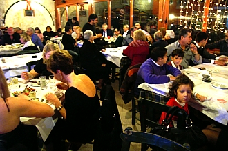 PICT2042 small O GIALOS PEOPLE.jpg - 84224 Bytes